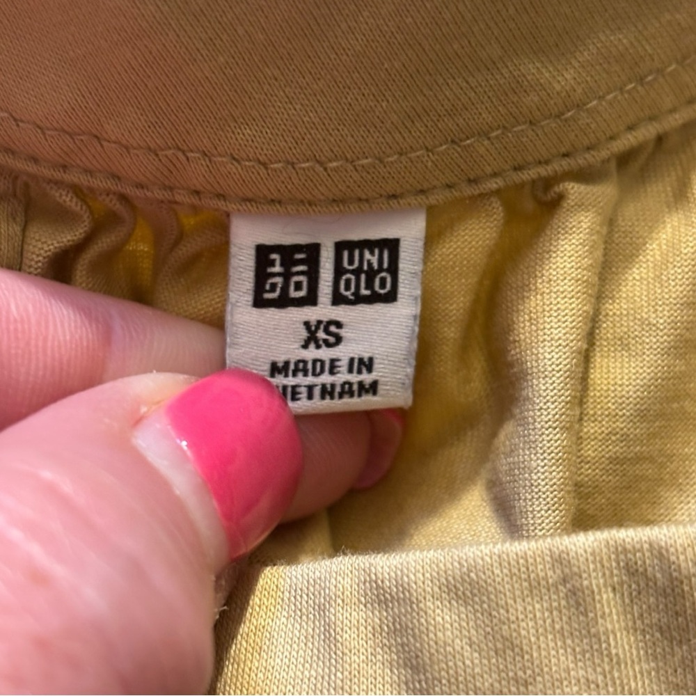 Uniqlo Women's Yellow Sleeveless Smocked Blouse Cotton Size XS - Picture 5 of 6